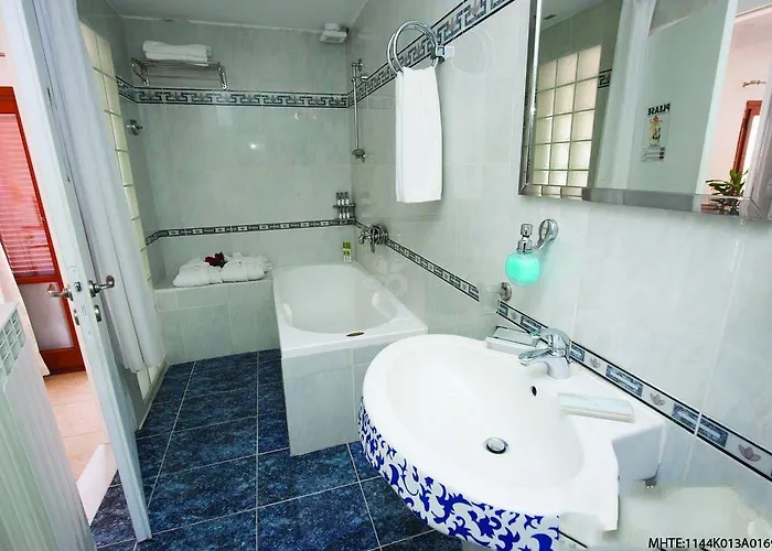 Theoxenia Caldera 4*