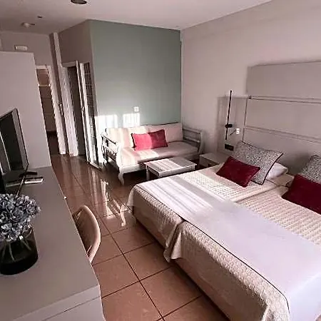 Theoxenia Caldera Hotel 4*