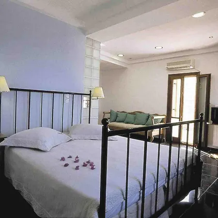 Hotel Theoxenia Caldera 4*