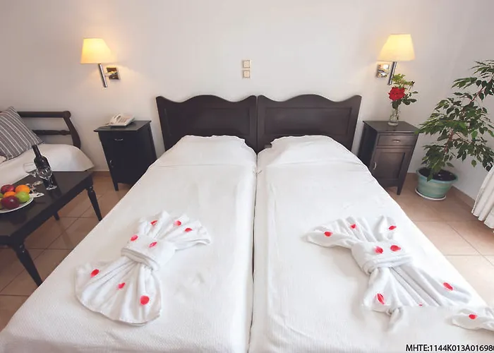 Theoxenia Caldera Hotel