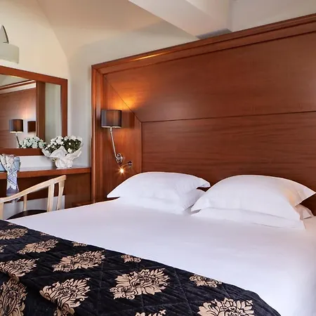 Theoxenia Caldera מלון