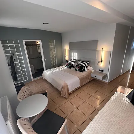 Theoxenia Caldera 4* Fira (Santorini)